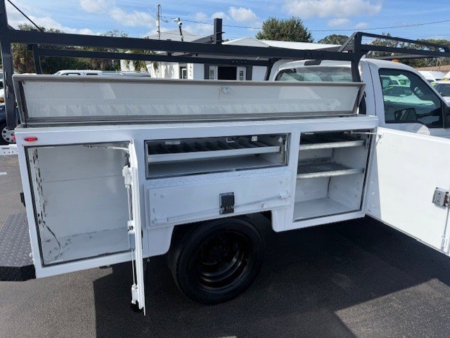 Used 2015 Ford F550 4x4 Regular Cab Super Duty image 12