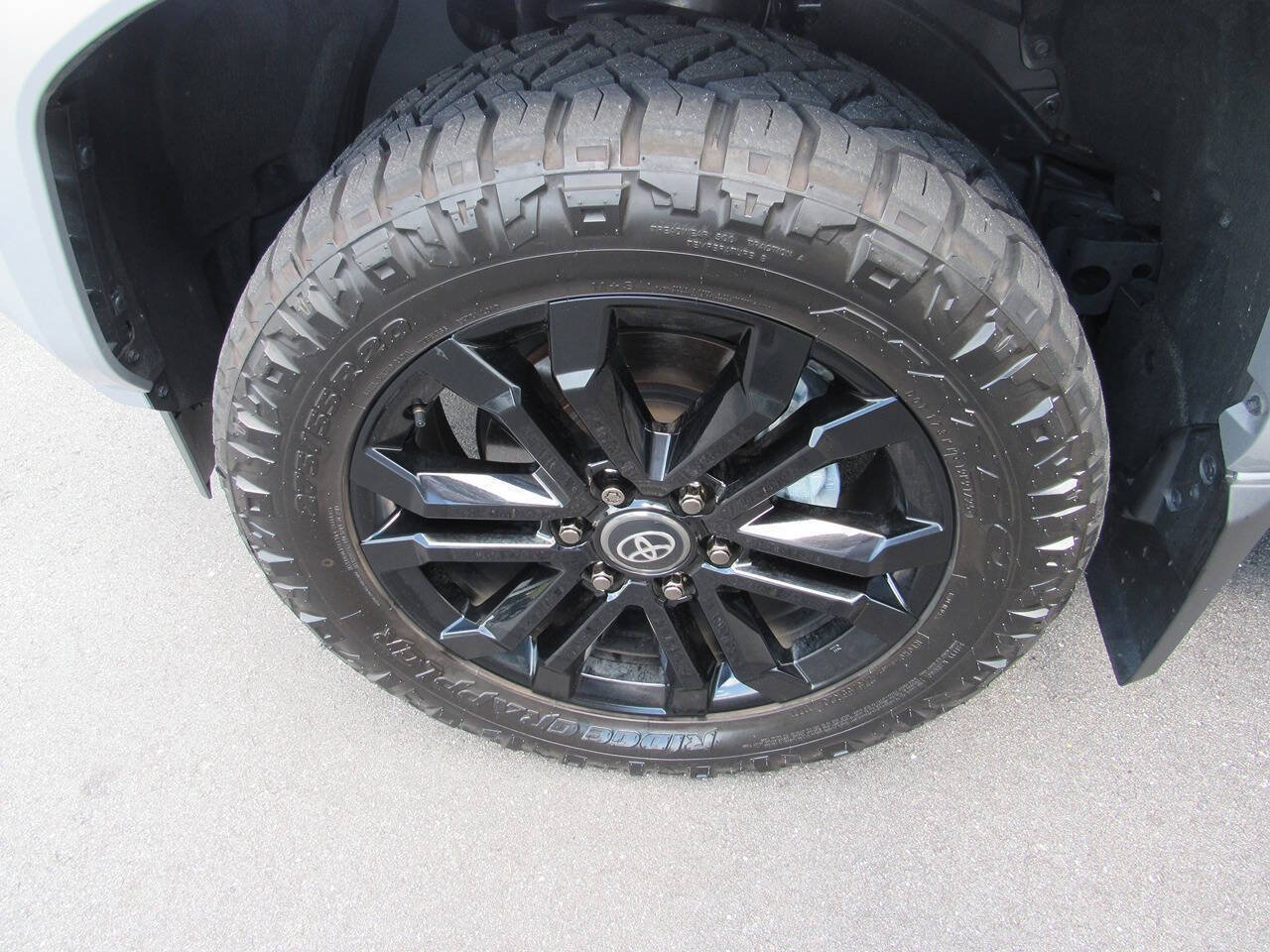 Used 2025 Toyota 4Runner Platinum AWD/4WD image 12