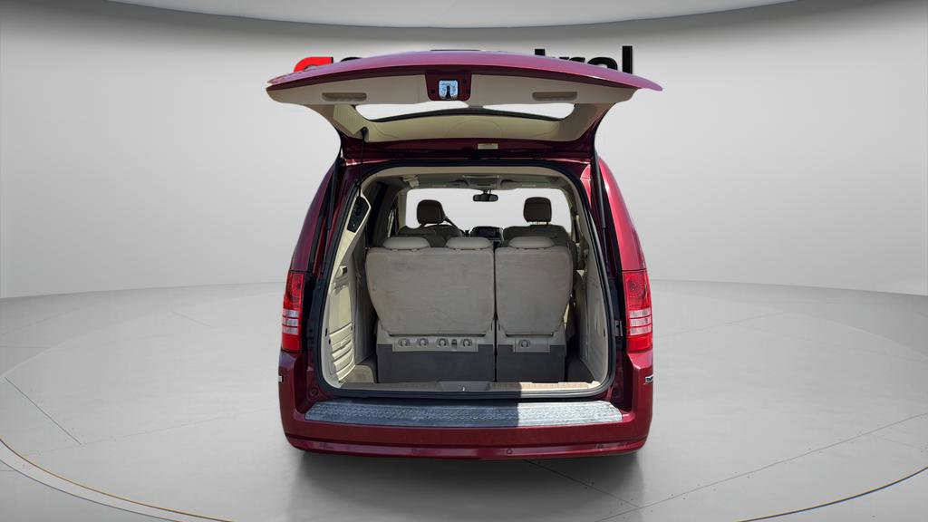 Used 2010 Chrysler Town & Country Limited w/ Trailer Tow Group FWD image 23