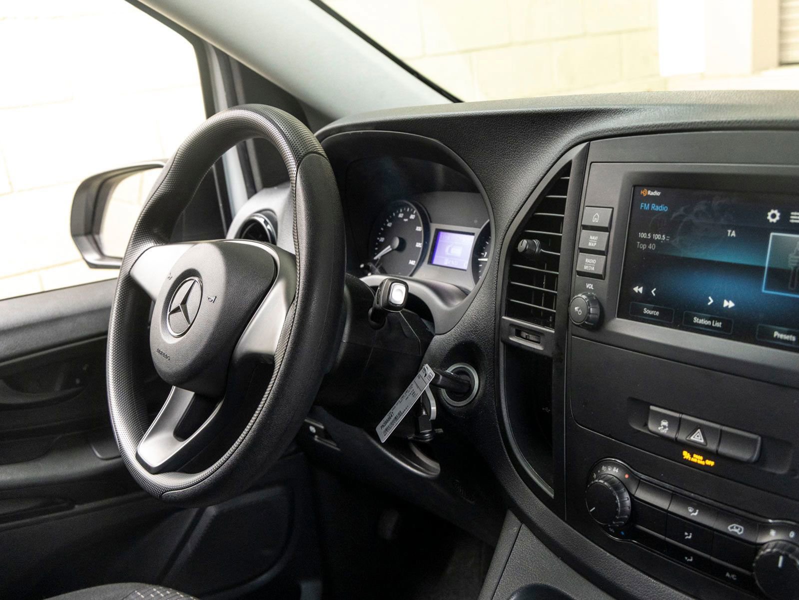 Used 2022 Mercedes-Benz Metris image 24