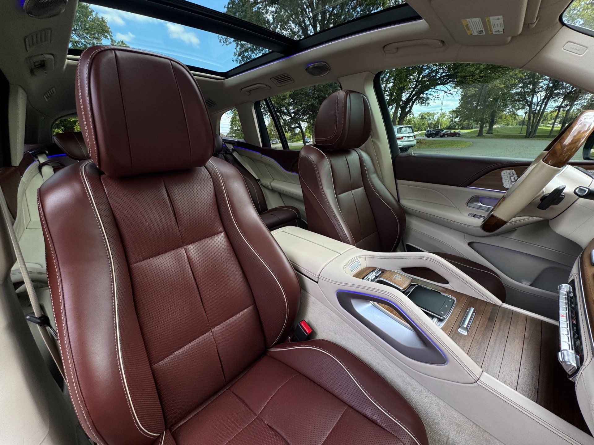 Used 2023 Mercedes-Benz Maybach GLS 600 4MATIC image 24