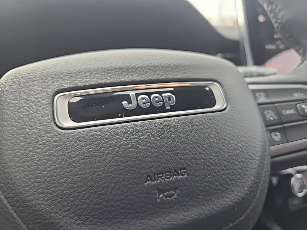 Certified 2025 Jeep Compass Limited image 25