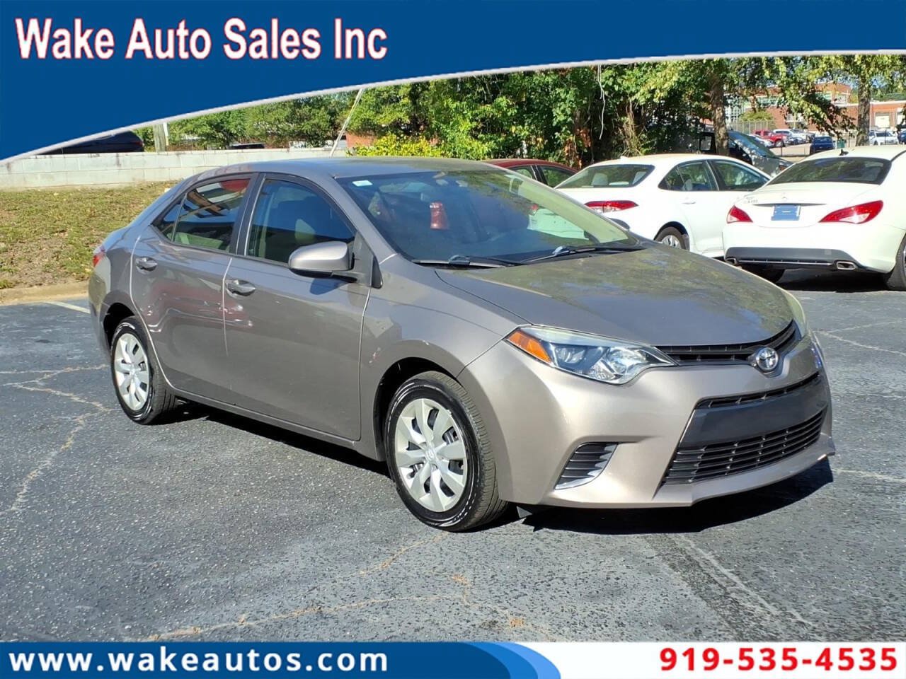 Used 2016 Toyota Corolla LE FWD image 1