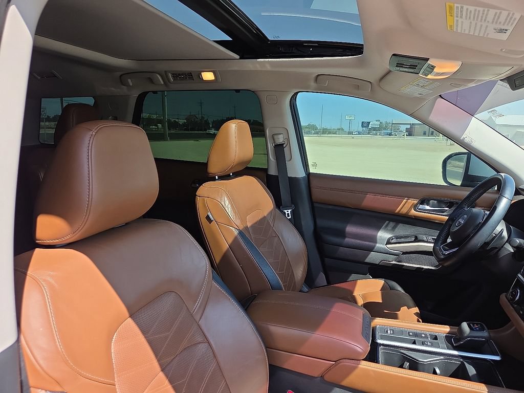Used 2022 Nissan Pathfinder Platinum w/ Cargo Package FWD image 11