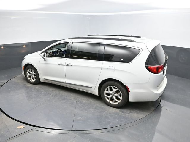 Used 2017 Chrysler Pacifica Touring-L w/ Tire & Wheel Group image 35