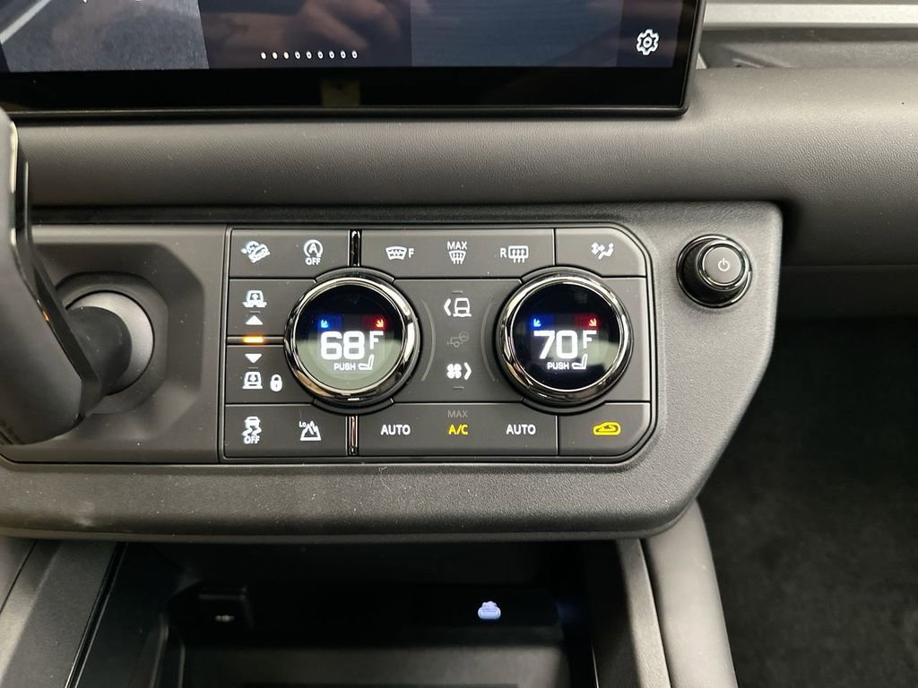 Certified 2025 Land Rover Defender 110 image 13