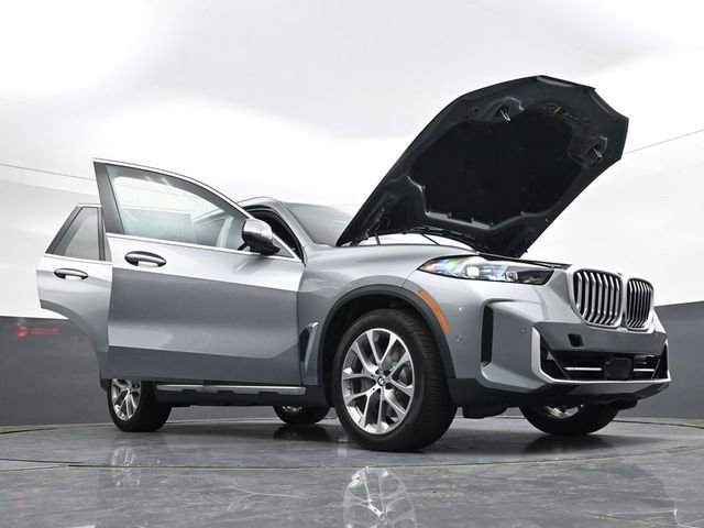Used 2026 BMW X5 xDrive50e w/ Climate Comfort Package image 40