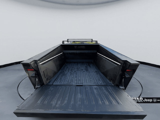 Used 2024 Tesla Cybertruck AWD Crew Cab image 7