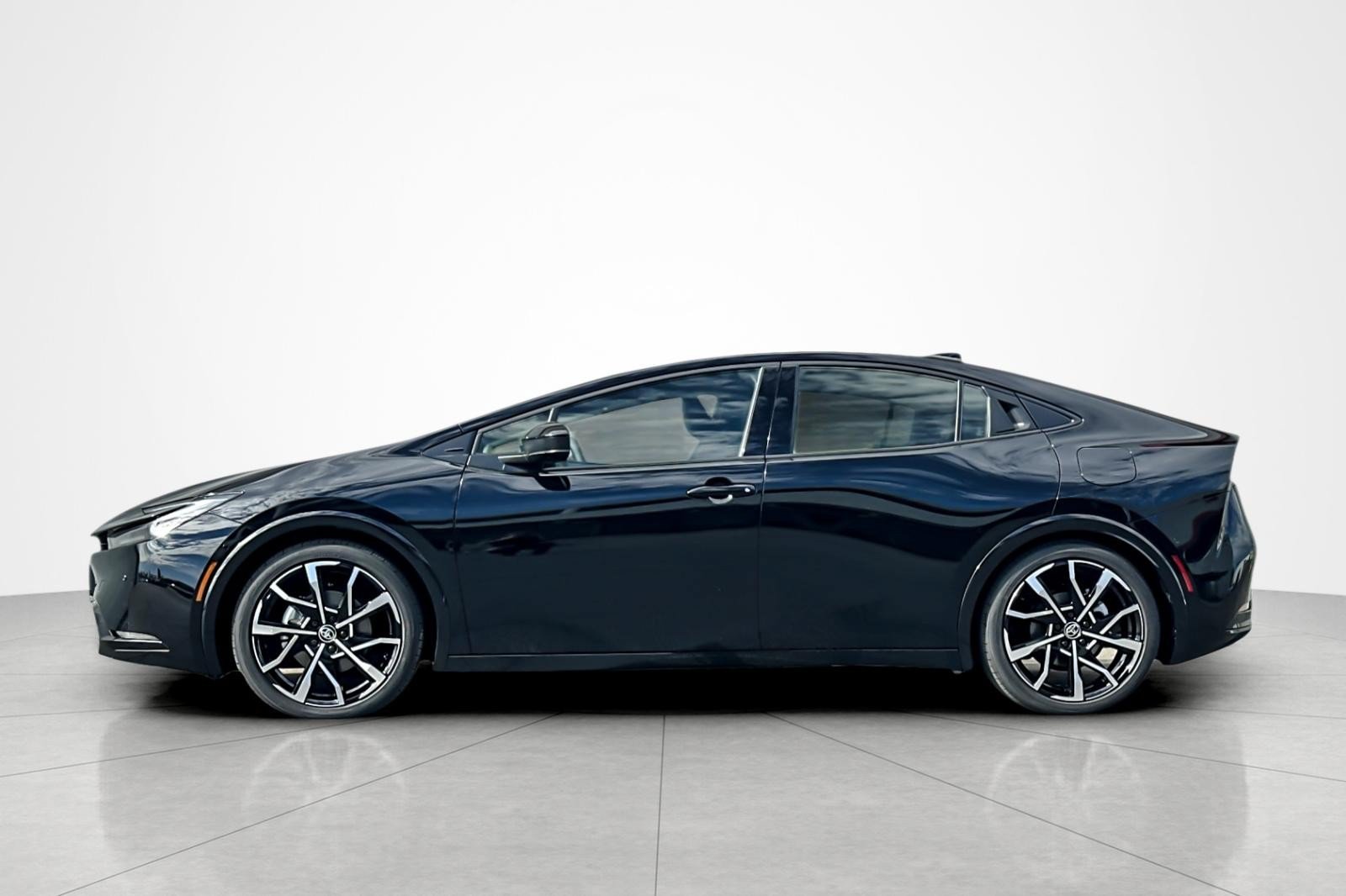 New 2026 Toyota Prius Plug-In Hybrid FWD video 2