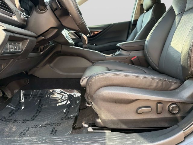 Used 2025 Subaru Outback Limited w/ Popular Package #2 AWD/4WD image 18