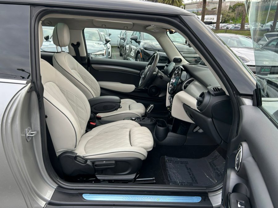 Used 2023 MINI Cooper SE image 45