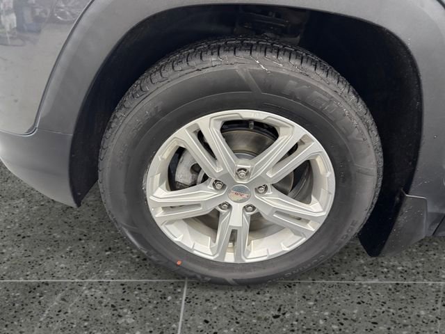 Used 2020 GMC Terrain SLE w/ Driver Convenience Package image 23