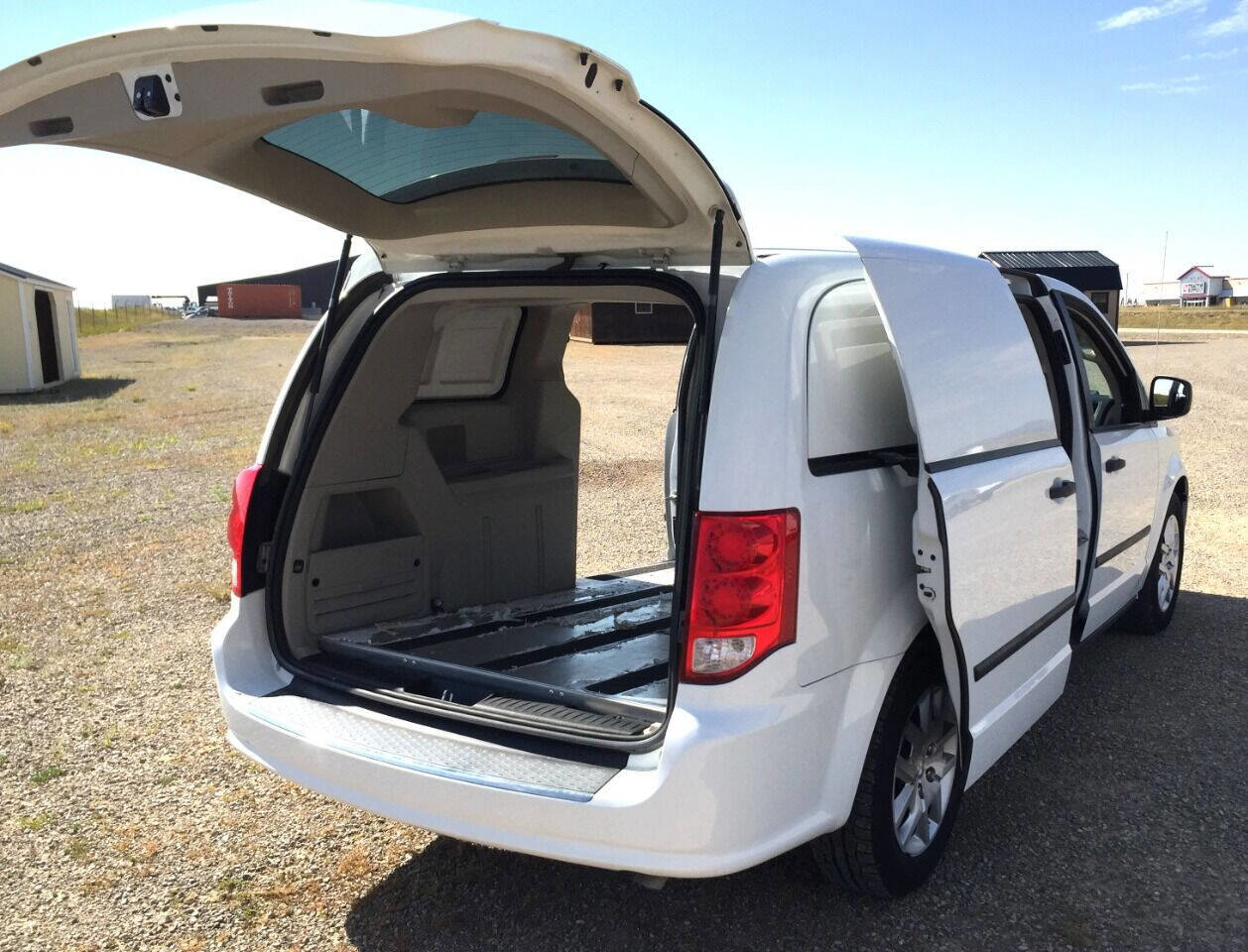 Used 2014 RAM C/V Tradesman w/ UConnect Hands-Free Group image 5