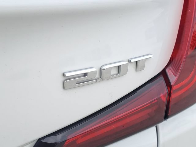 Used 2019 Cadillac XT4 Premium Luxury w/ Cold Weather Package AWD/4WD image 8