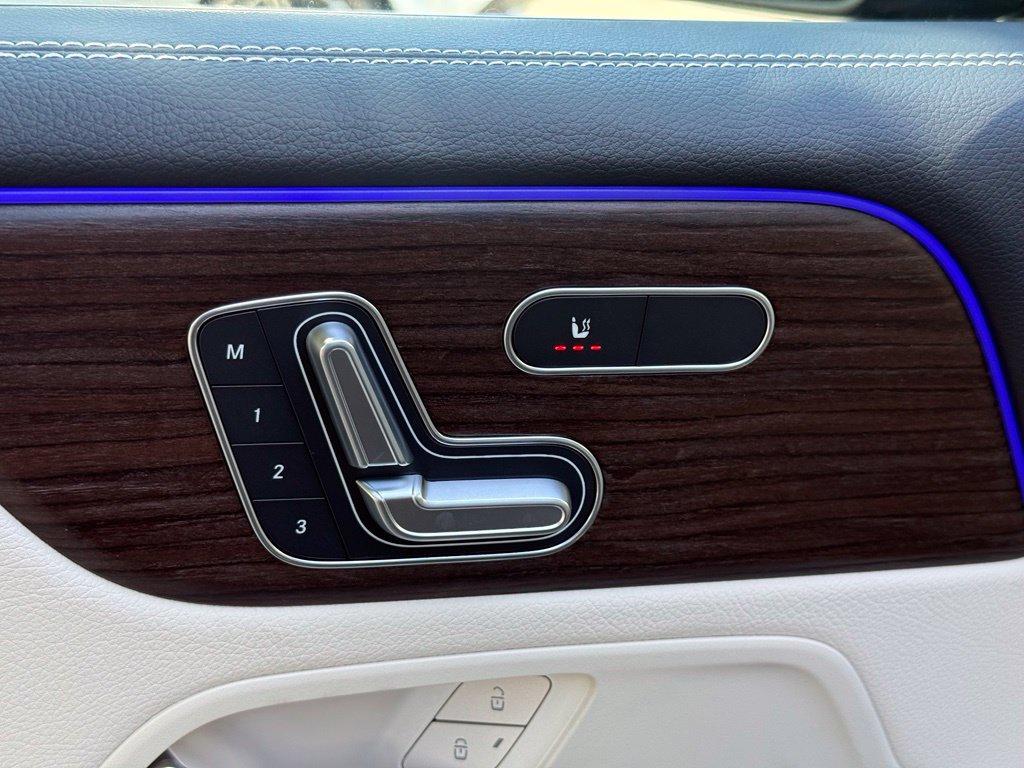 New 2026 Mercedes-Benz GLB 250 image 3