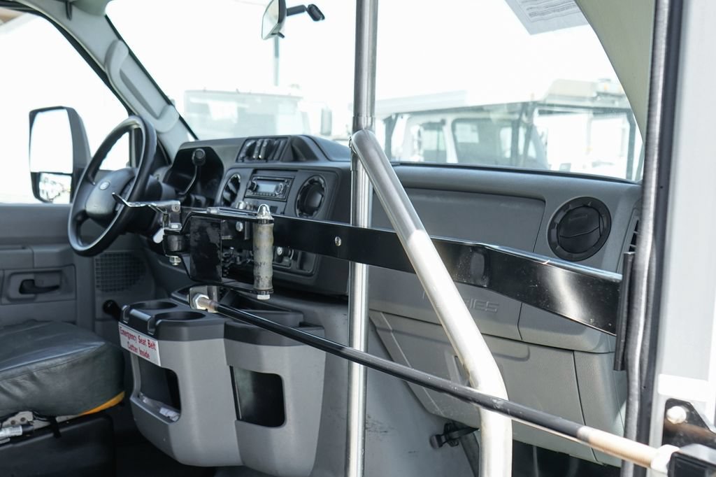 Used 2013 Ford E-450 and Econoline 450 Super Duty w/ Shuttle Bus Prep Pkg RWD image 39