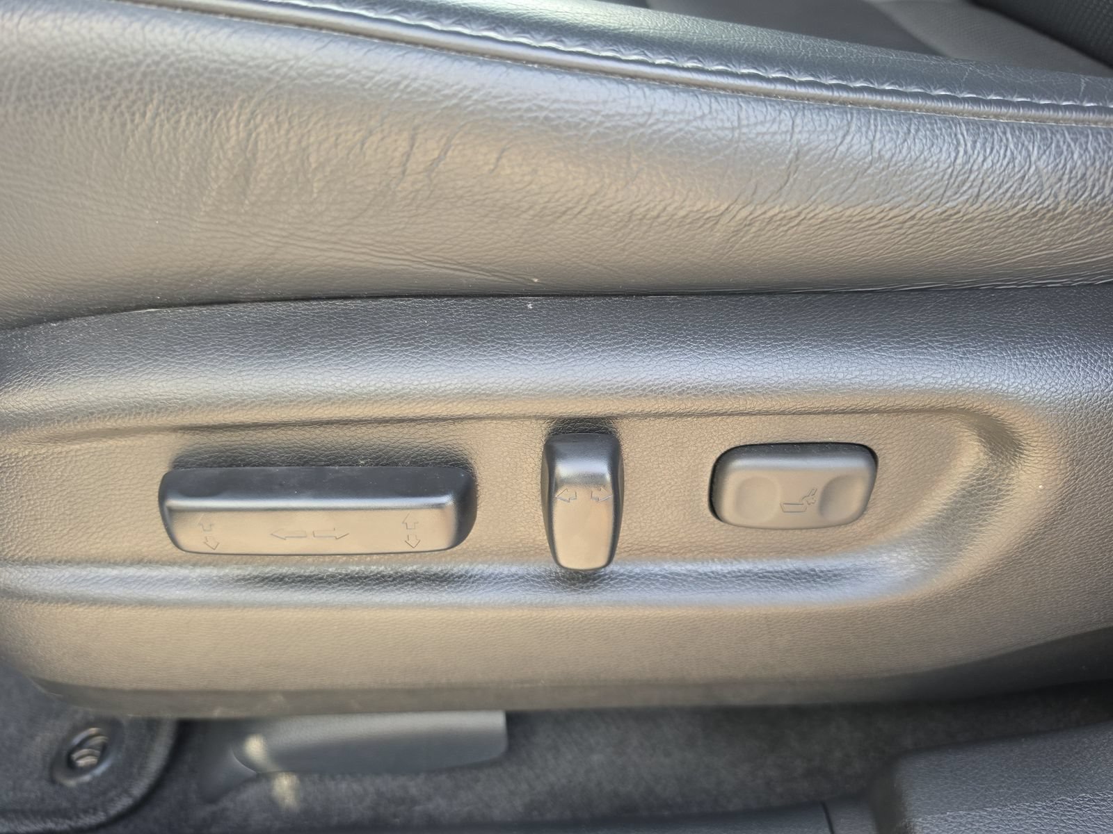 Used 2024 Honda Passport EX-L image 11