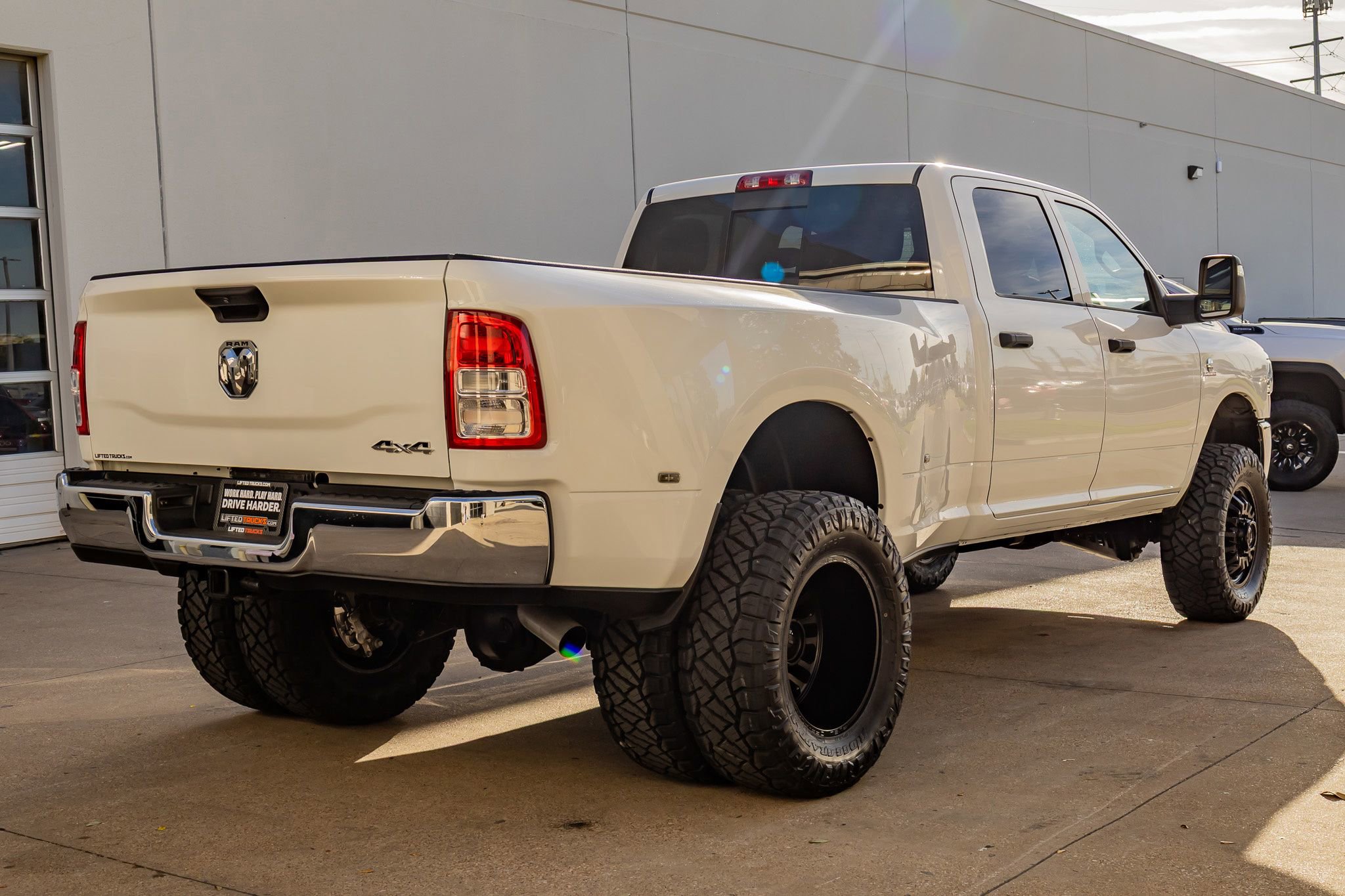 Used 2024 RAM 3500 Tradesman w/ Chrome Appearance Group image 10