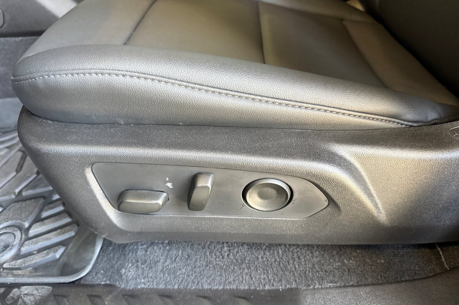 Used 2026 Chevrolet Colorado Trail Boss AWD/4WD image 14