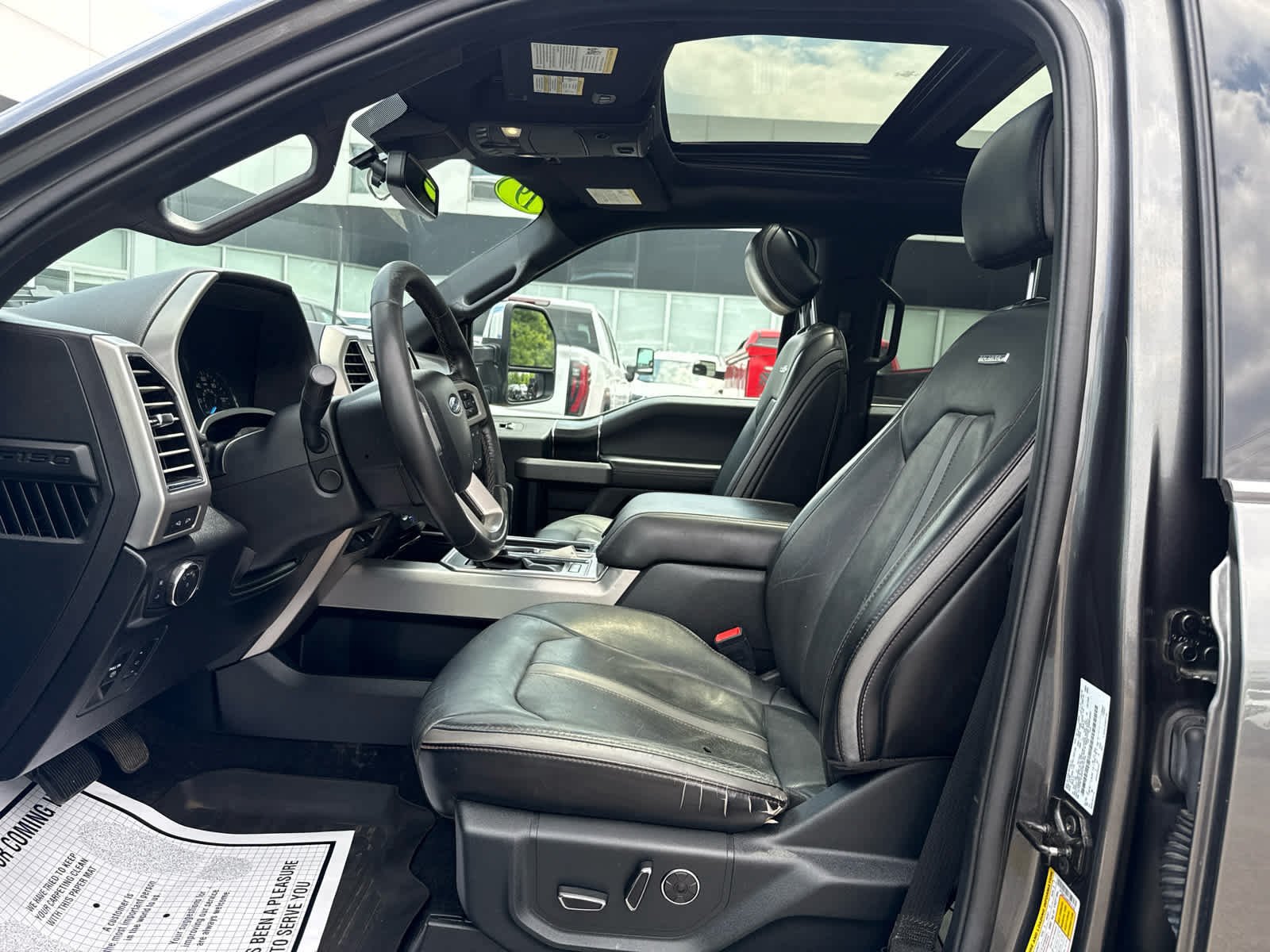 Used 2019 Ford F150 Platinum w/ Equipment Group 701A Luxury AWD/4WD image 13
