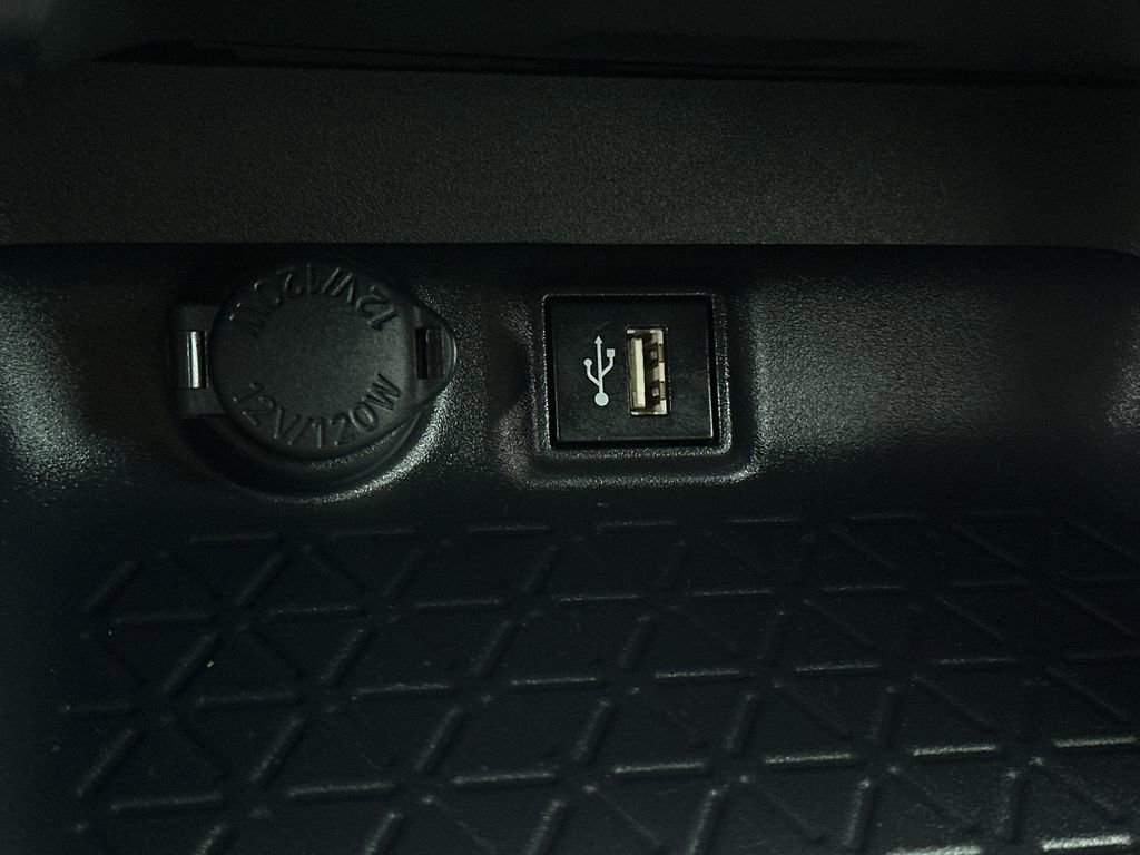 Used 2025 Toyota RAV4 LE image 29