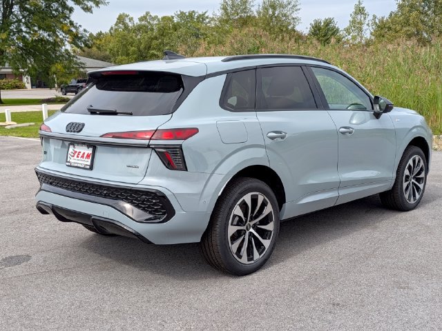New 2026 Audi Q3 quattro 2.0T AWD/4WD image 5