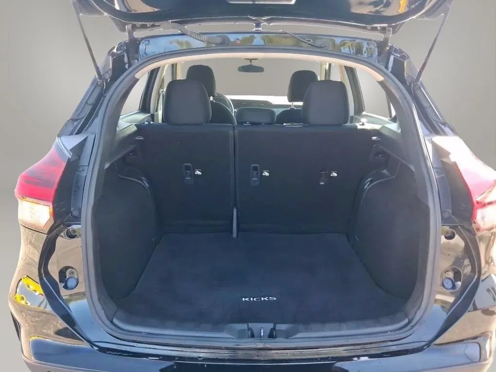 Used 2024 Nissan Kicks S FWD image 11