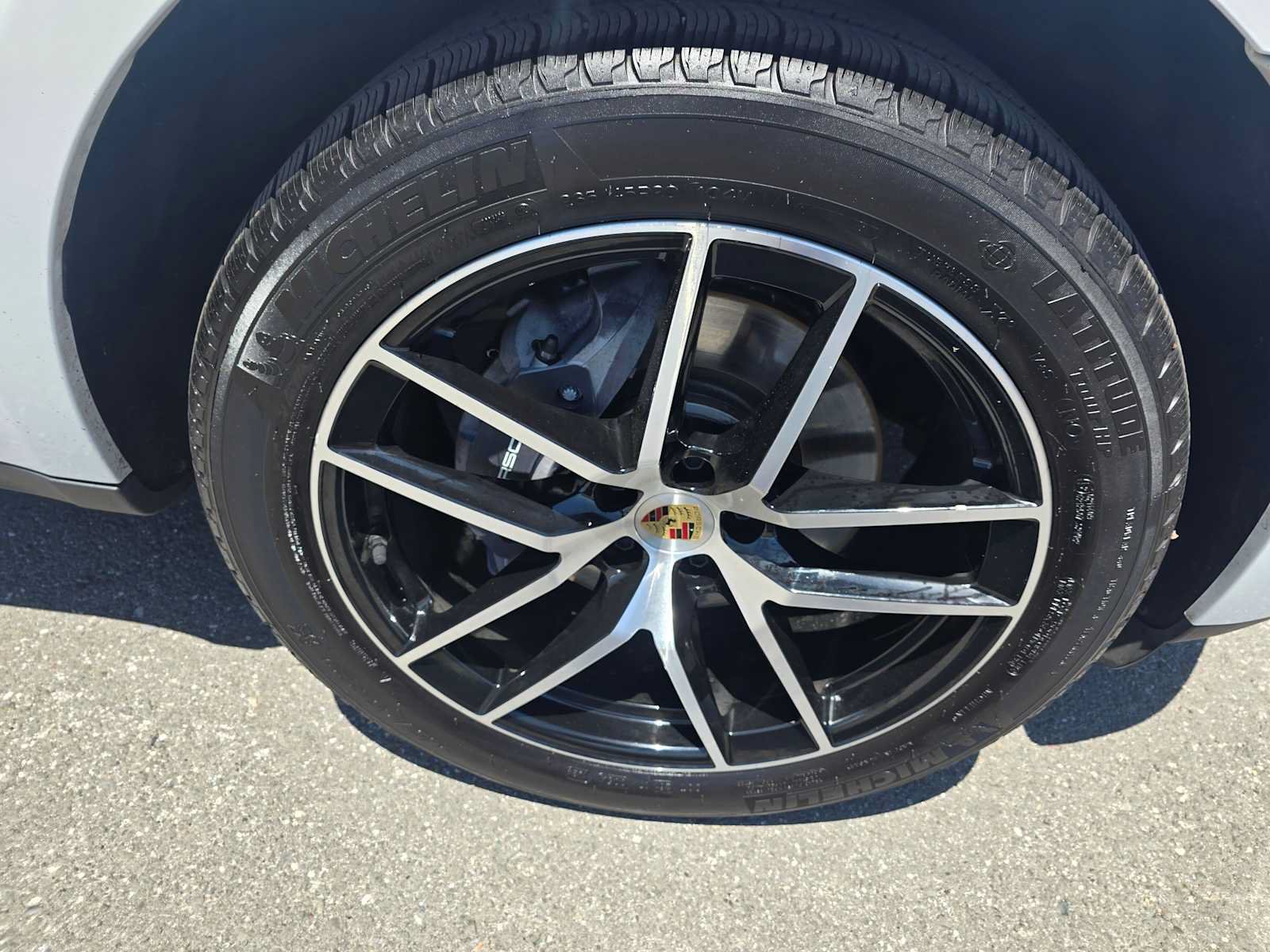 Used 2025 Porsche Macan Turbo AWD/4WD image 9