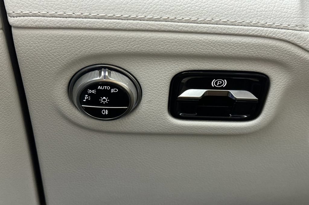 Certified 2023 Mercedes-Benz EQS 450+ 4MATIC SUV image 35