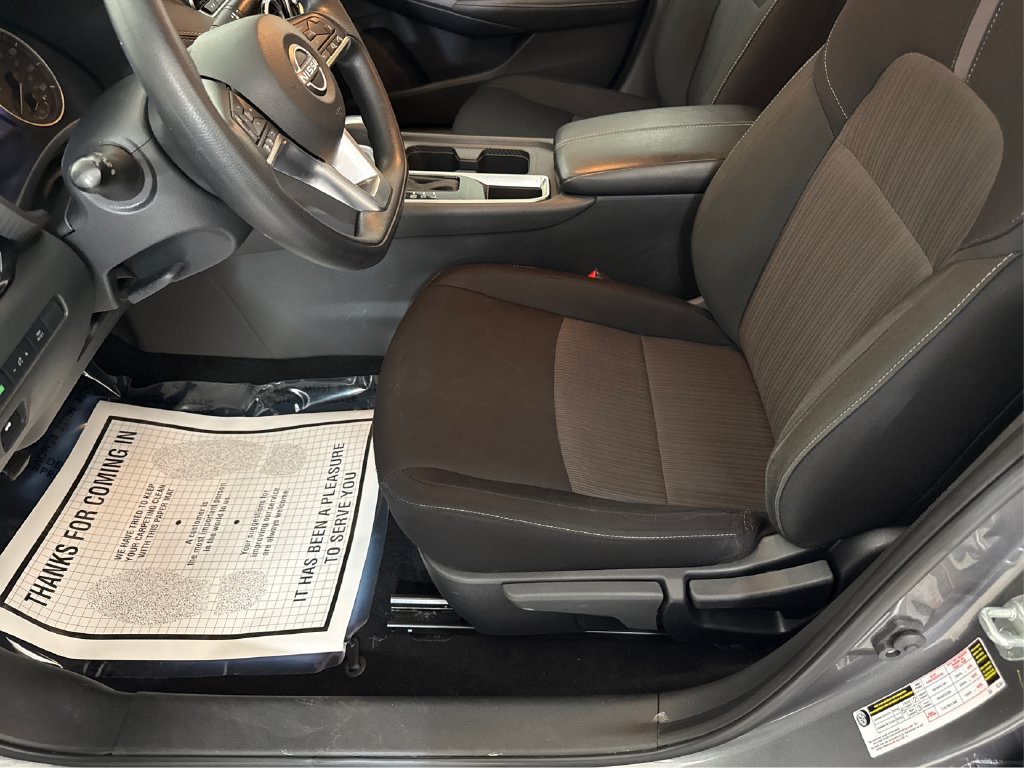 Used 2025 Nissan Sentra SV FWD image 30