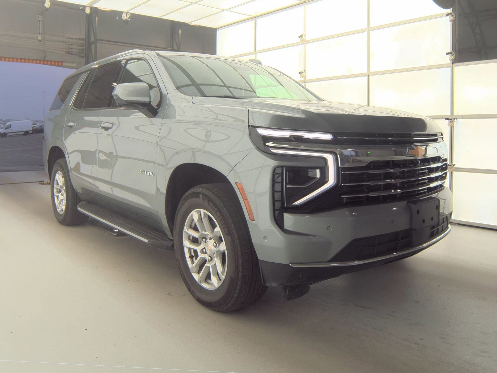 Used 2025 Chevrolet Tahoe LT AWD/4WD image 4