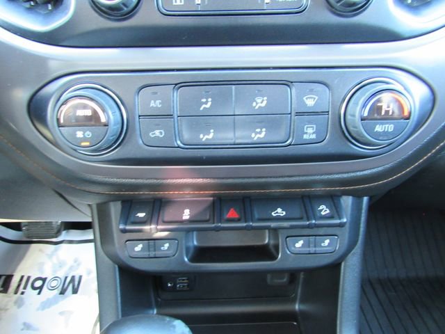 Used 2022 GMC Canyon AT4 image 24