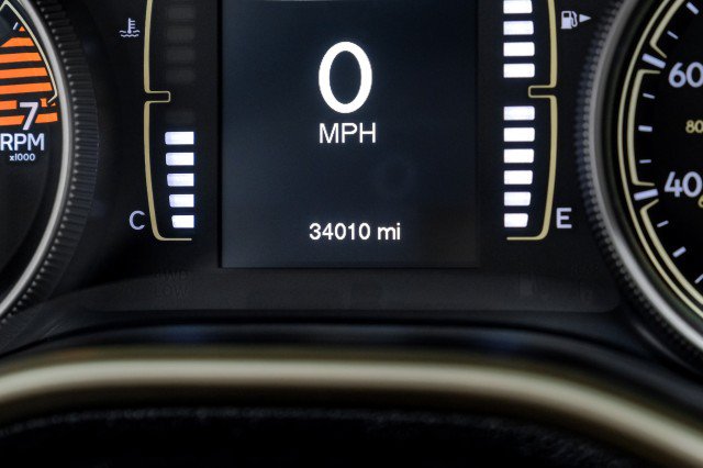 Used 2016 Jeep Cherokee Latitude w/ Cold Weather Group AWD/4WD image 19