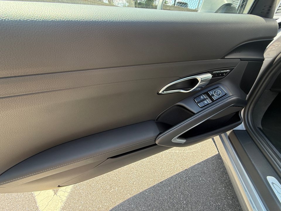 Certified 2017 Porsche 911 Carrera S RWD image 21