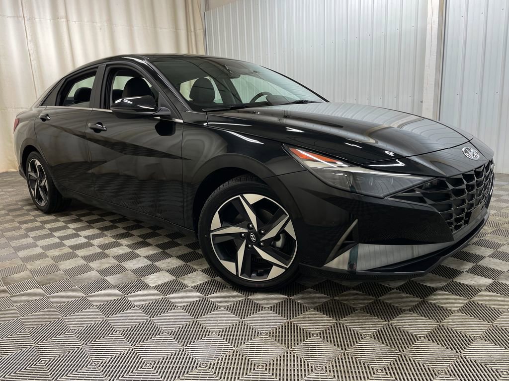 Used 2023 Hyundai Elantra Limited w/ Preferred Accessory Package FWD image 46