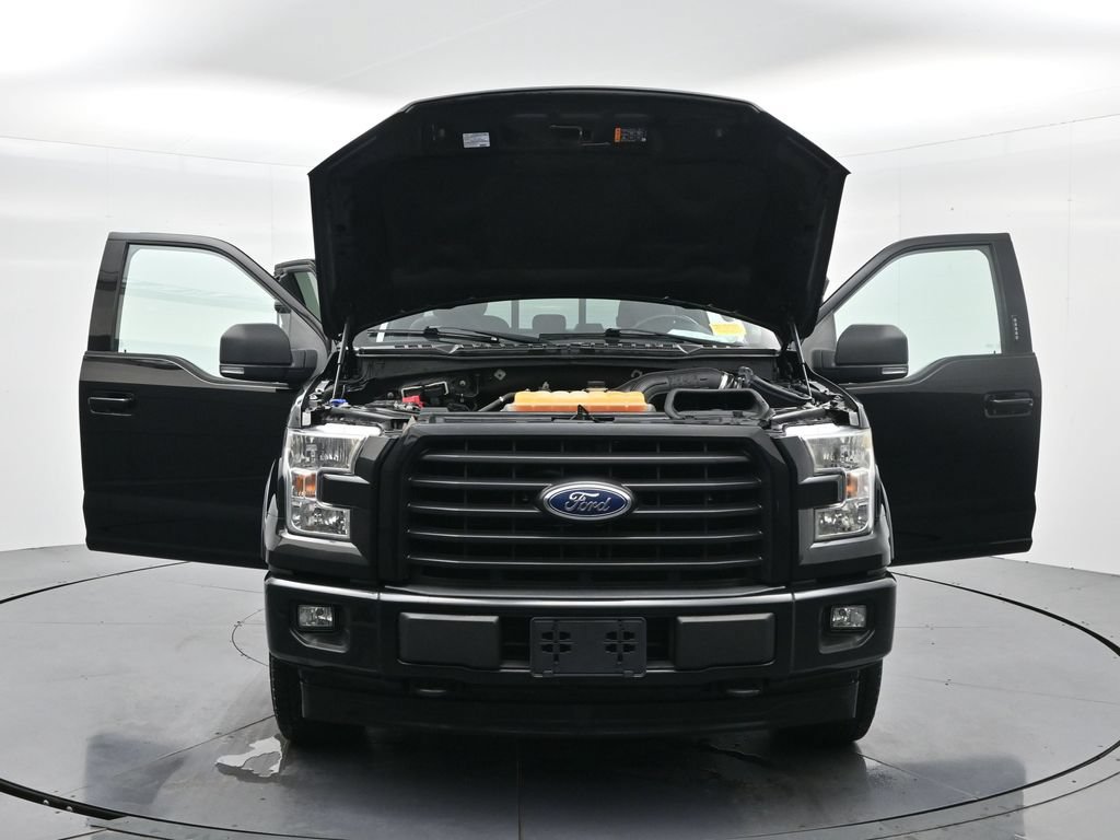 Used 2017 Ford F150 XLT w/ Equipment Group 302A Luxury AWD/4WD image 40