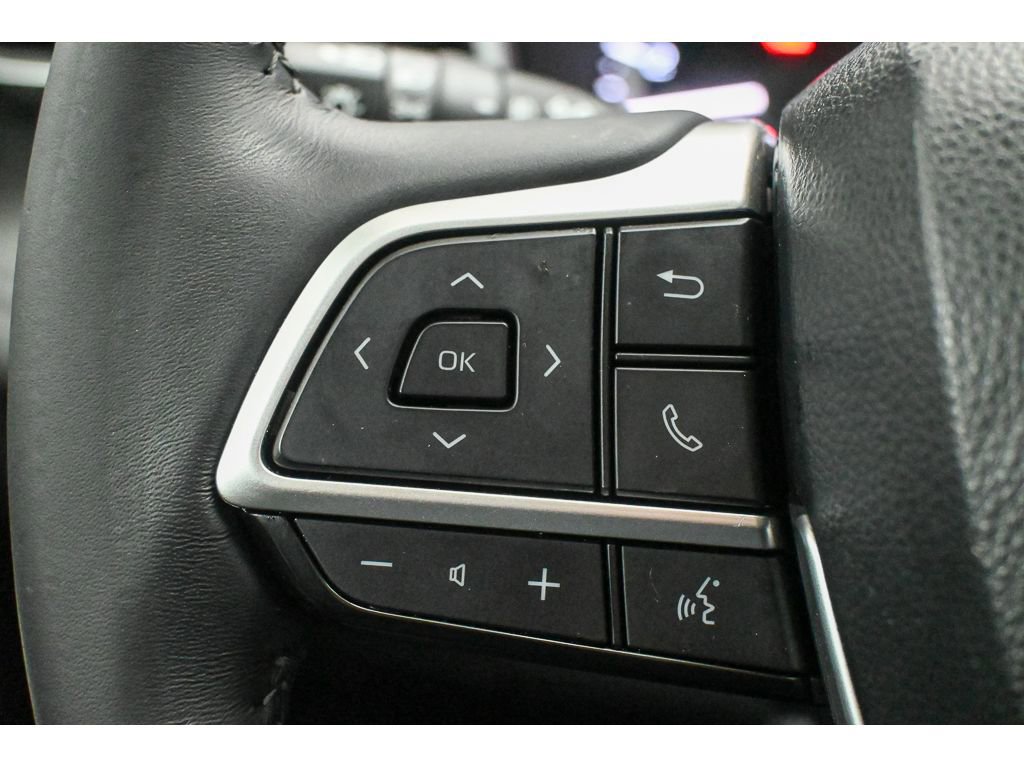 Used 2023 Toyota Highlander XLE image 40