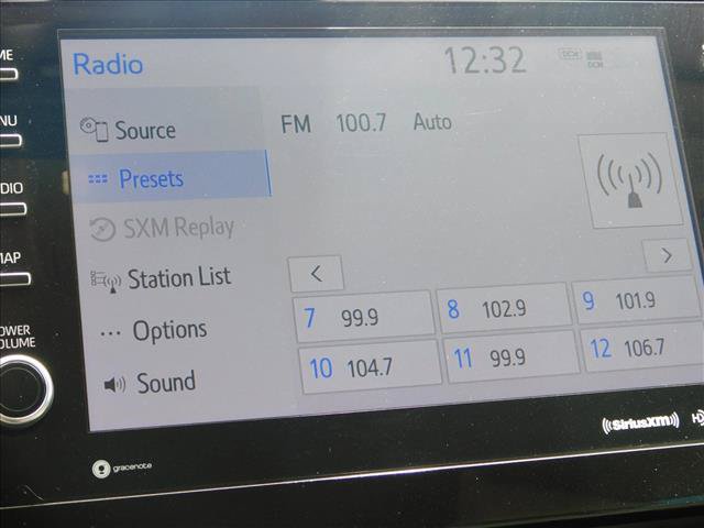 Used 2022 Toyota Camry XLE FWD image 19