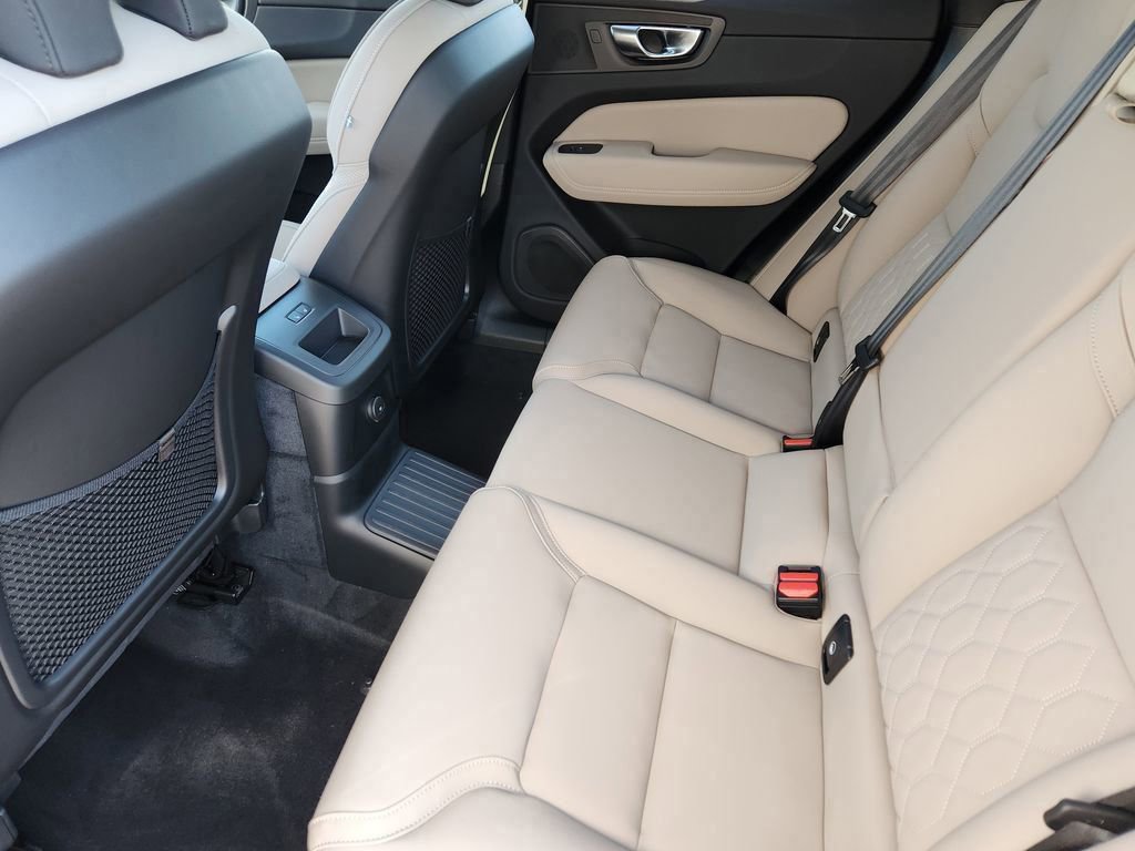 New 2026 Volvo XC60 T8 Plus w/ Protection Package Premier AWD/4WD image 19