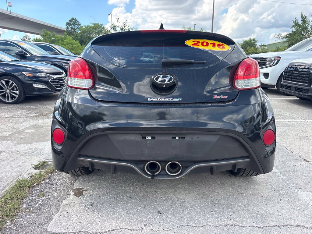 Used 2016 Hyundai Veloster Turbo FWD image 4