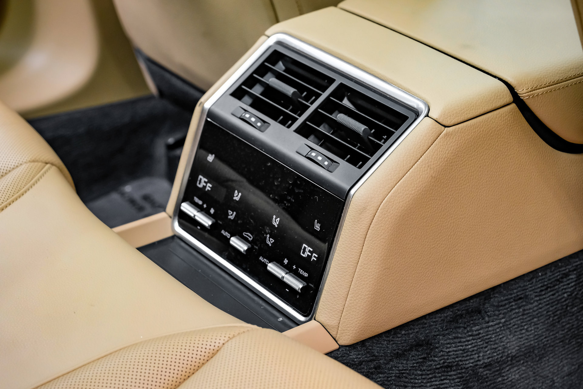 Used 2023 Porsche Panamera Platinum Edition w/ Sportdesign Package RWD image 43