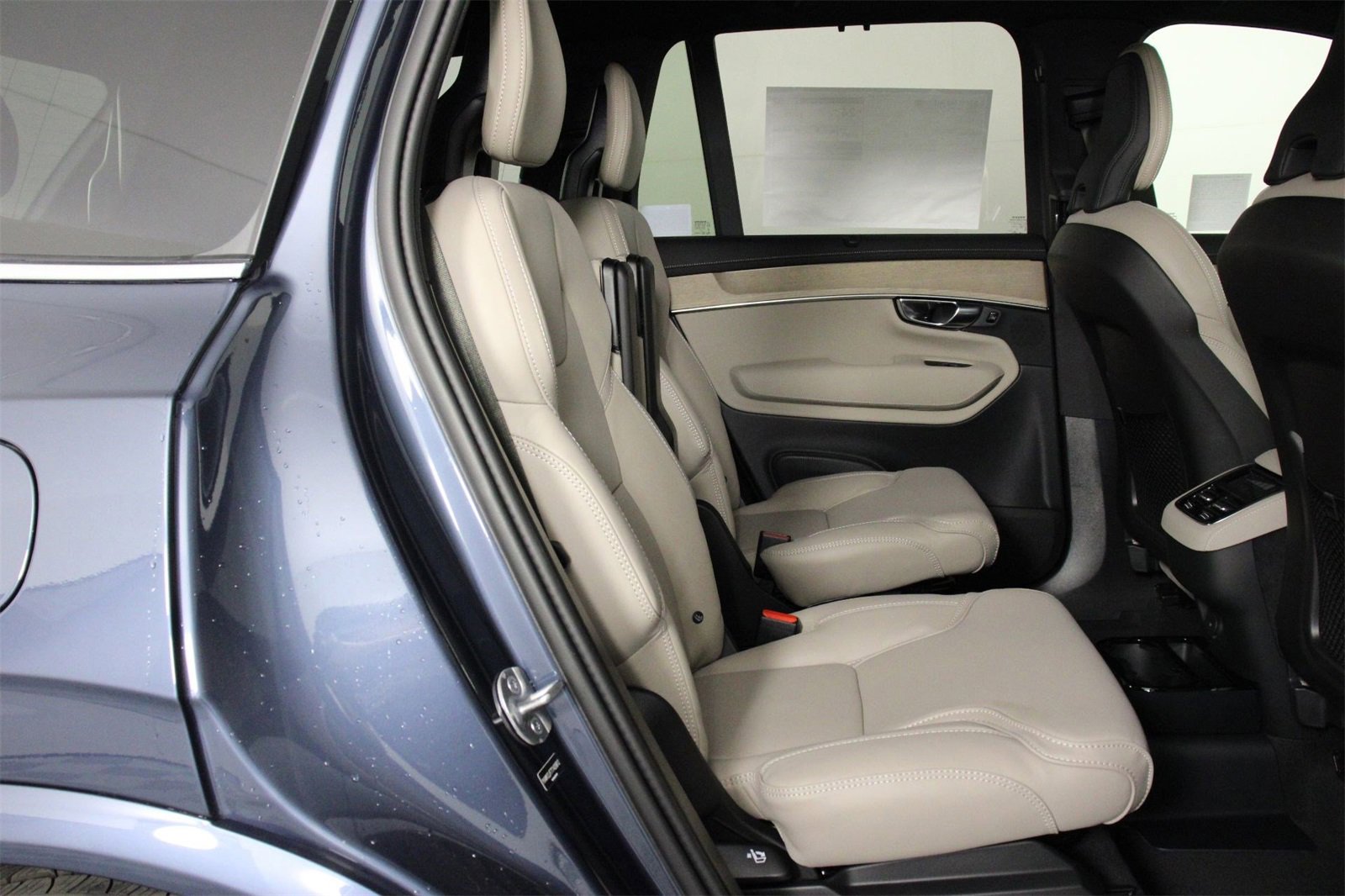 New 2026 Volvo XC90 B5 Ultra image 11