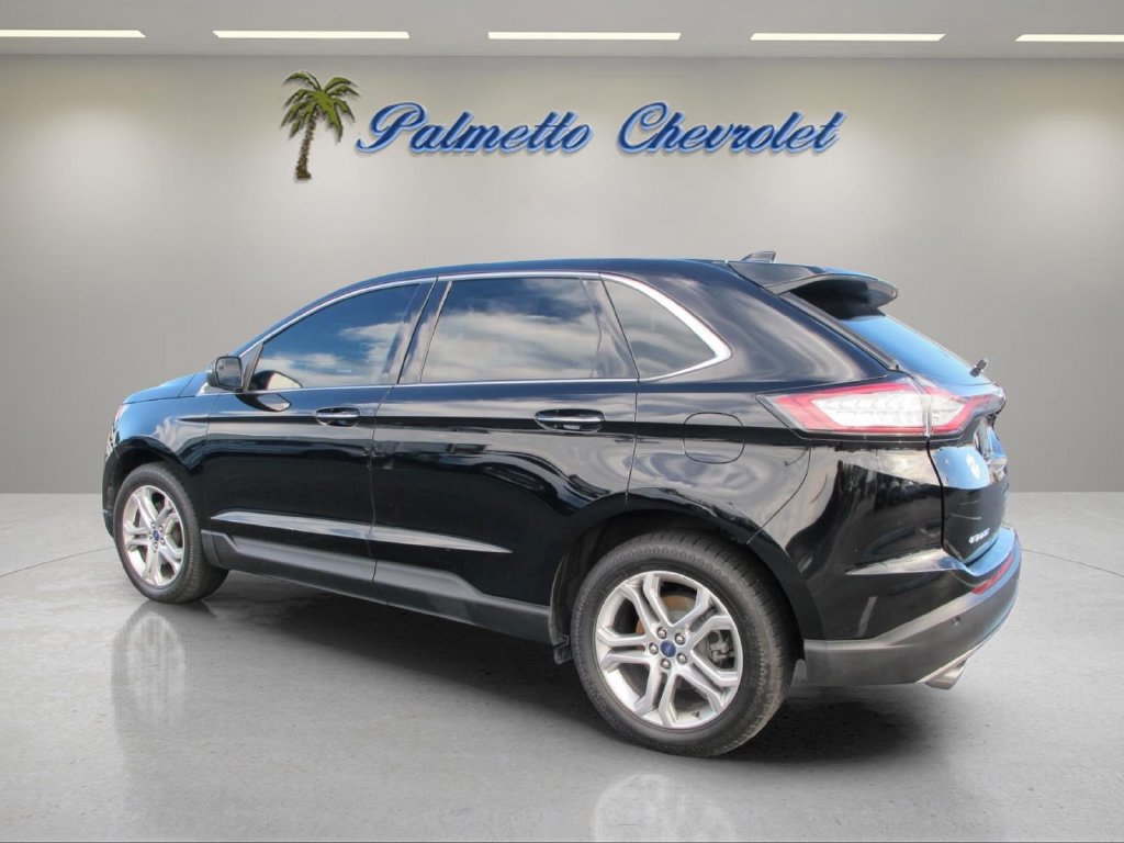 Used 2018 Ford Edge Titanium w/ Equipment Group 301A FWD image 4