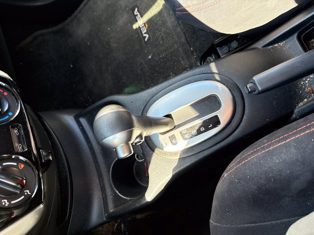Used 2015 Nissan Versa Note SR FWD image 9