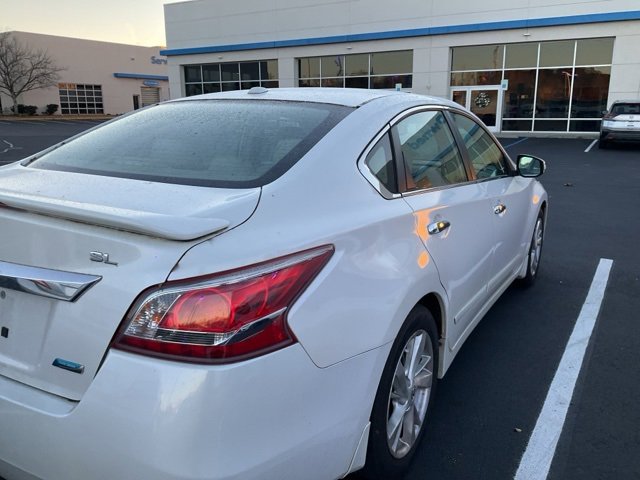 Used 2013 Nissan Altima 2.5 SL w/ Technology Pkg image 6