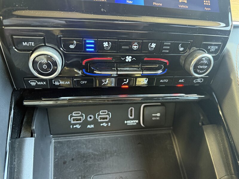 Used 2023 Jeep Grand Cherokee Summit AWD/4WD image 21