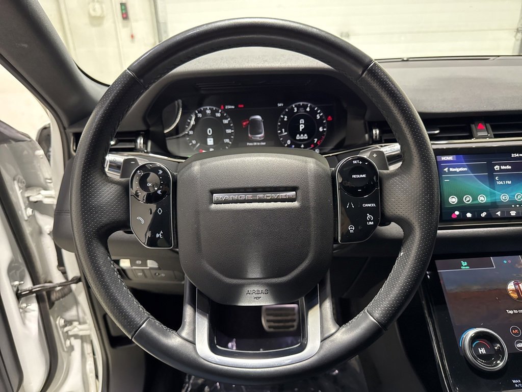 Used 2020 Land Rover Range Rover Evoque R-Dynamic SE image 22