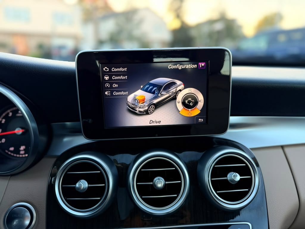 Used 2016 Mercedes-Benz C 300 4MATIC Sedan image 31
