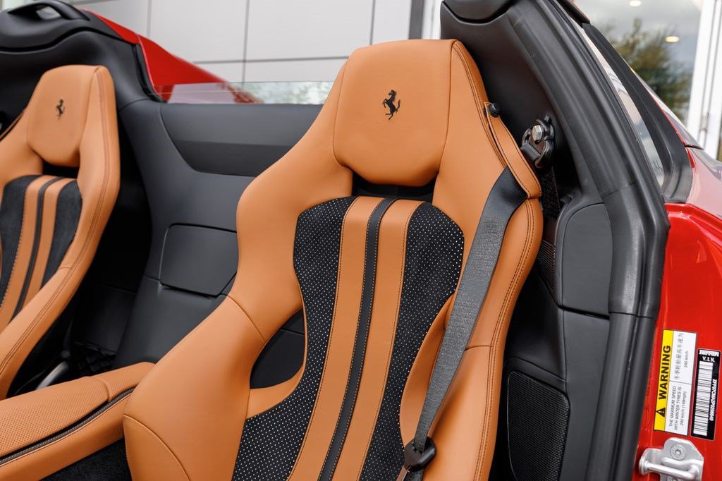 Used 2023 Ferrari 812 GTS RWD image 23