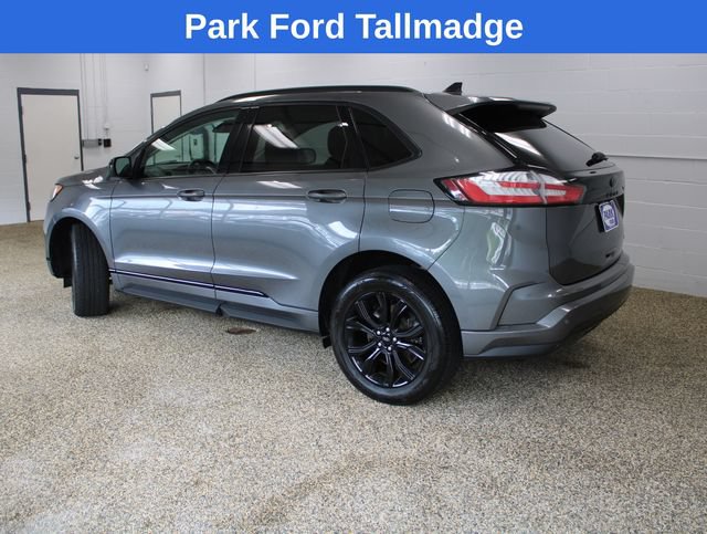 Used 2022 Ford Edge SE w/ Black Appearance Package AWD/4WD image 2